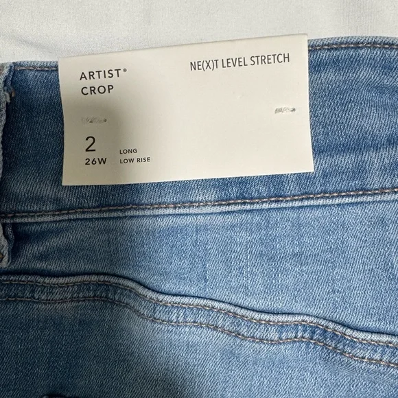 American Eagle Outfitters Light Blue Distressed Cropped Jeans - Picture 3 of 3